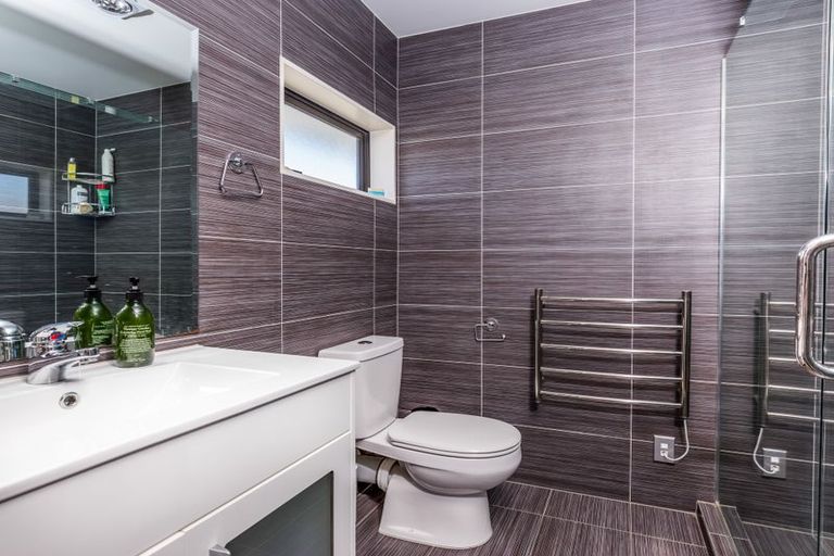 Photo of property in 14 Midhurst Avenue, Henderson, Auckland, 0612