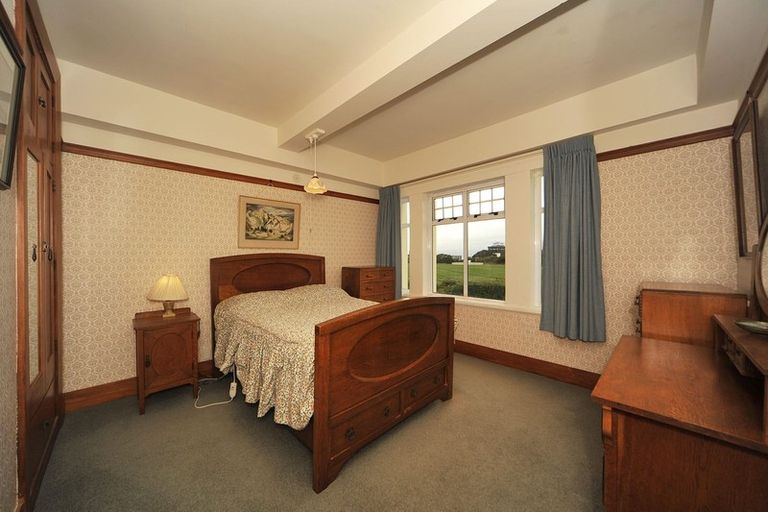 Photo of property in Chevening Flats, 90 Salamanca Road, Kelburn, Wellington, 6012