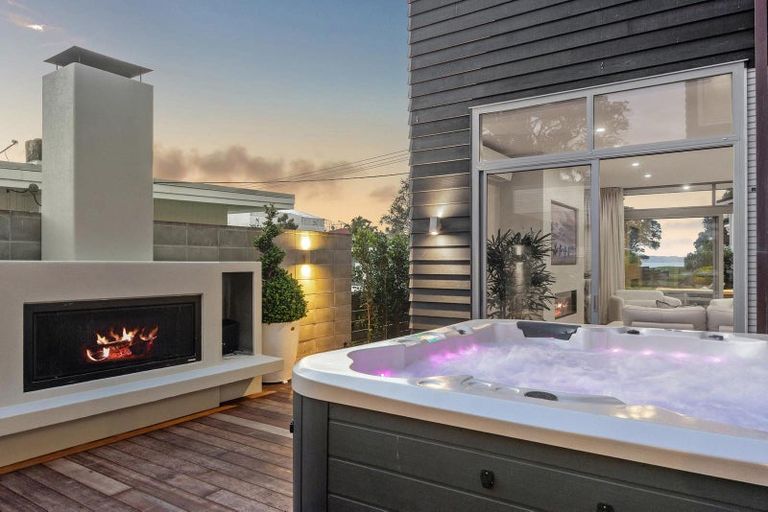 Photo of property in 37 Laurence Street, Manly, Whangaparaoa, 0930