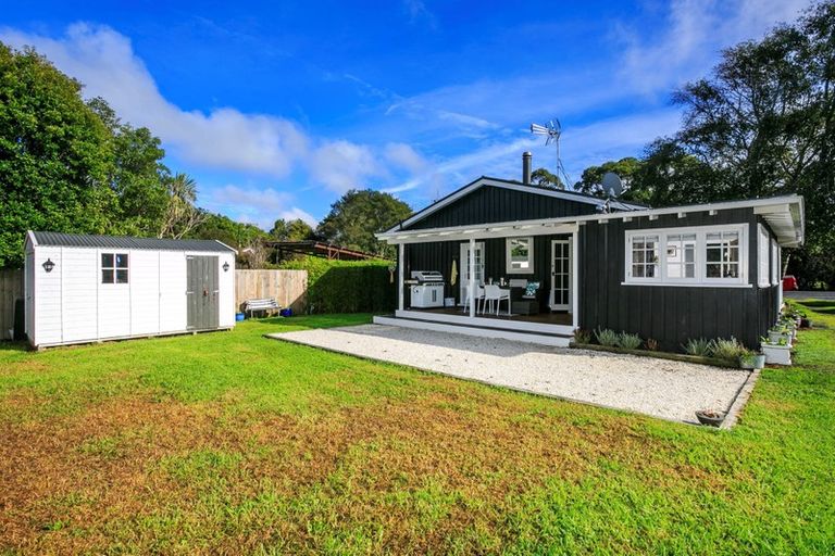 Photo of property in 16 Waitoki Road, Waitoki, Kaukapakapa, 0871
