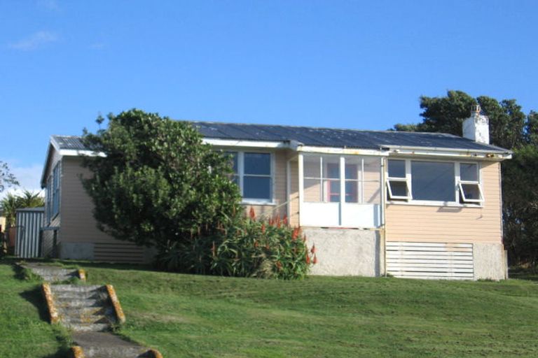 Photo of property in 43 Hiwi Crescent, Titahi Bay, Porirua, 5022