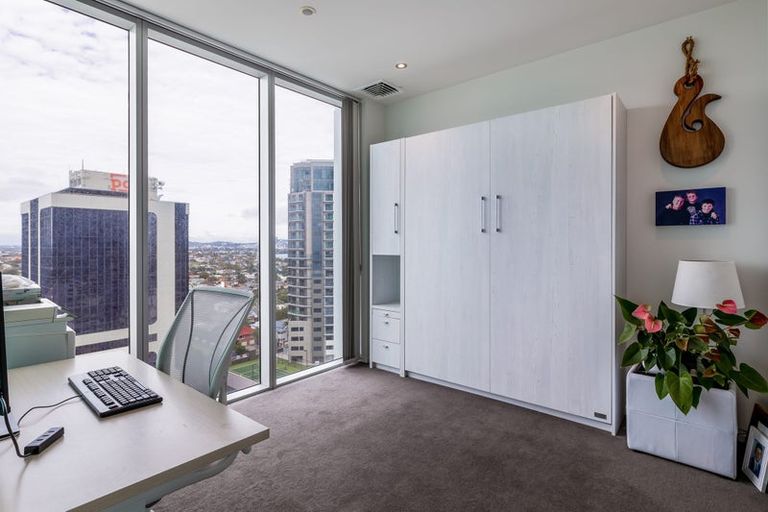 Photo of property in Sentinel Apartments, 1402/3 Northcroft Street, Takapuna, Auckland, 0622