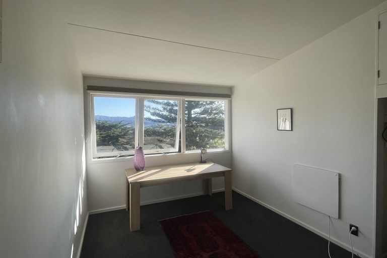 Photo of property in 24 Beacon Hill Road, Strathmore Park, Wellington, 6022