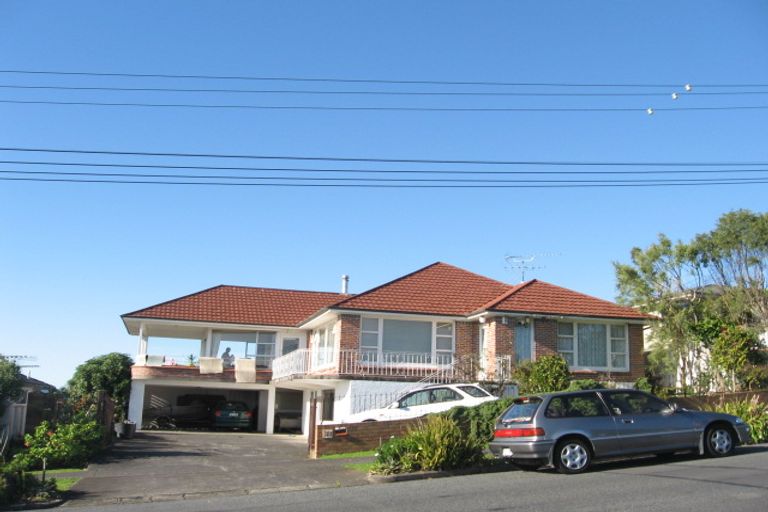 Photo of property in 111 Bleakhouse Road, Mellons Bay, Auckland, 2014