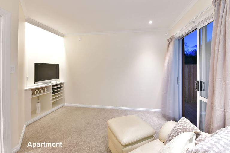 Photo of property in 13 Quo Vadis Place, Red Beach, 0932