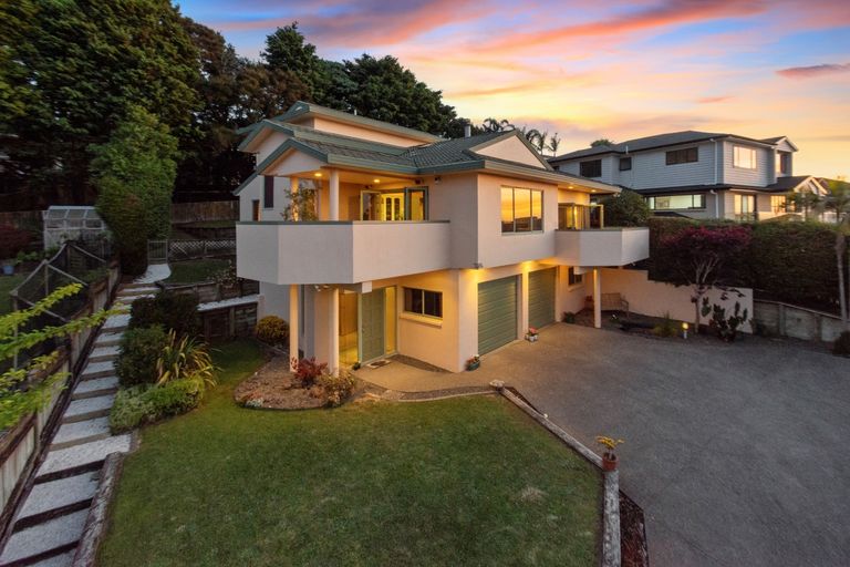 Photo of property in 26 Silkwood Grove, Totara Heights, Auckland, 2105