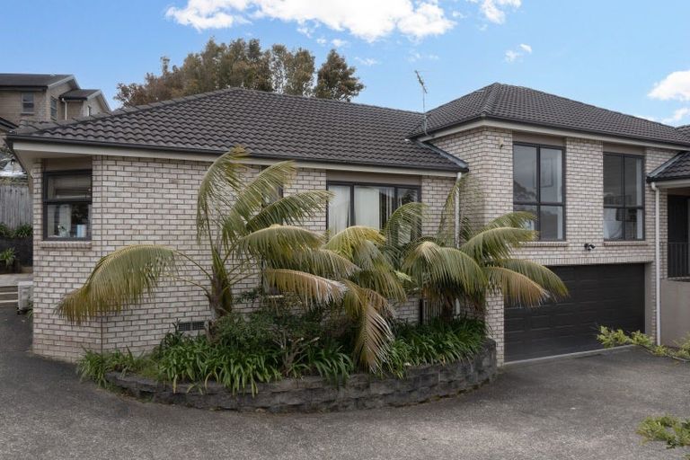 Photo of property in 9 Travis View Drive, Fairview Heights, Auckland, 0632