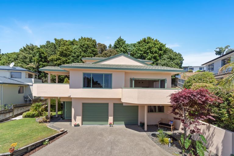 Photo of property in 26 Silkwood Grove, Totara Heights, Auckland, 2105