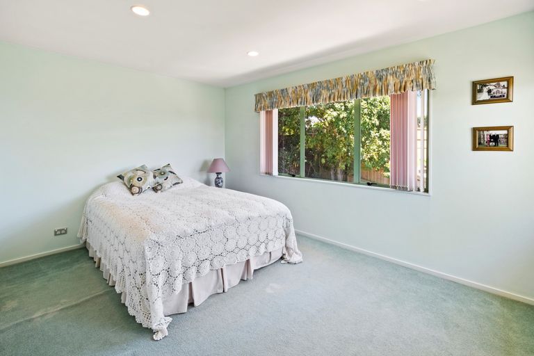 Photo of property in 26 Silkwood Grove, Totara Heights, Auckland, 2105