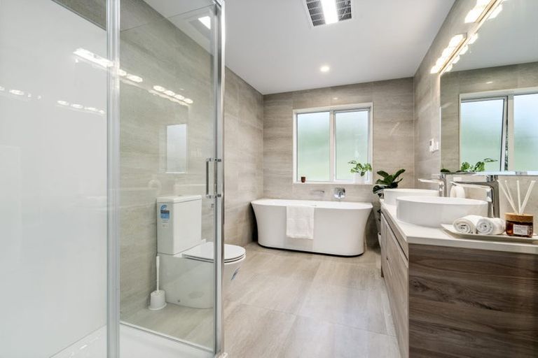 Photo of property in 15 Nola Road, Oratia, Auckland, 0604