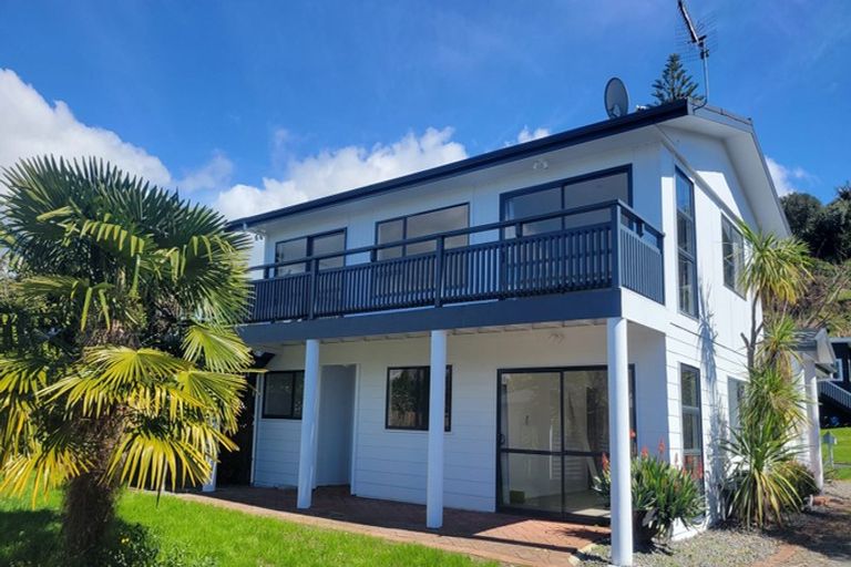 Photo of property in 14 Harbour View Road, Omokoroa, 3114