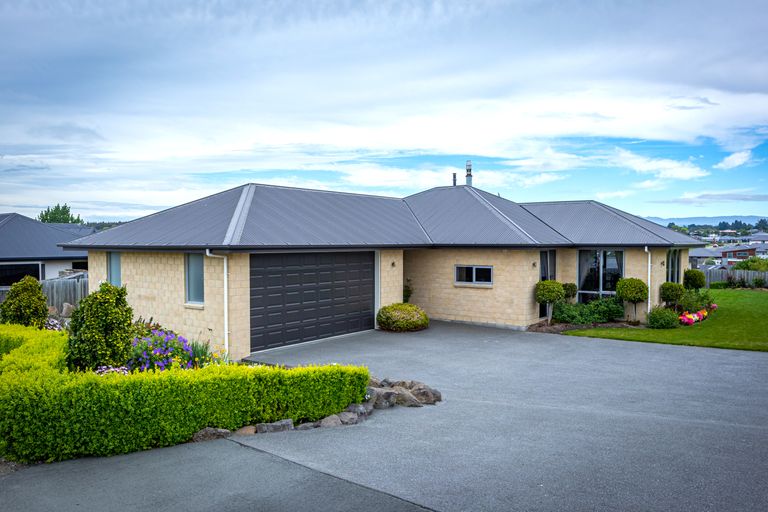 Photo of property in 11 Hunter Hills Drive, Gleniti, Timaru, 7910