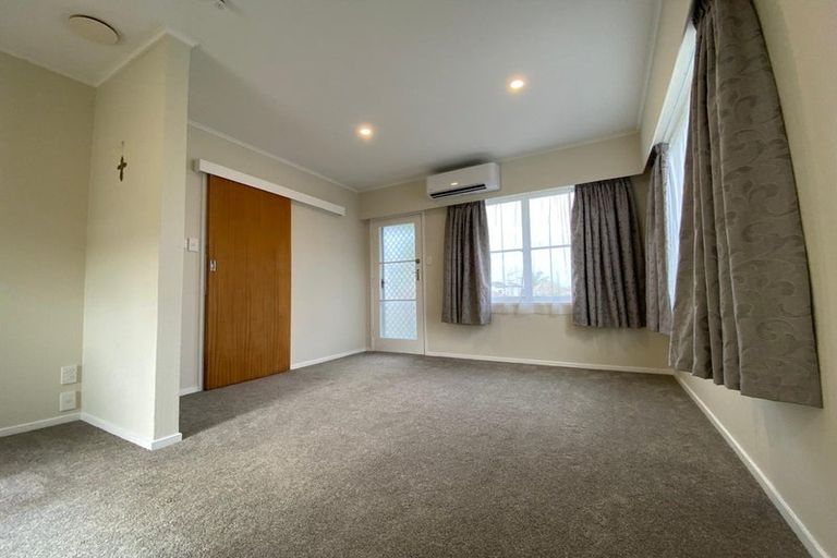 Photo of property in 2/15 O'halloran Road, Howick, Auckland, 2014