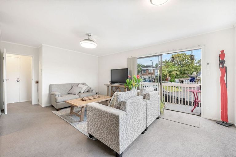 Photo of property in 1/1 Simon Ellice Drive, Bayview, Auckland, 0629