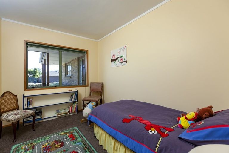 Photo of property in 6 Kotuku Drive, Paraparaumu Beach, Paraparaumu, 5032