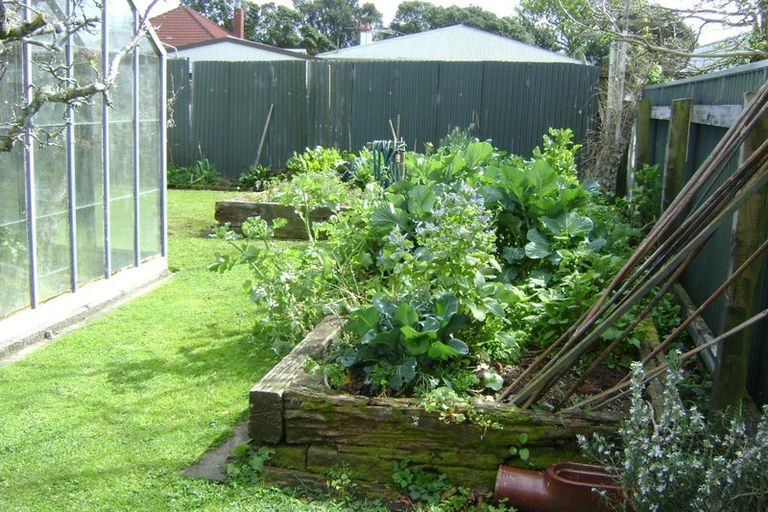 Photo of property in 11 Brook Street, Waiwhetu, Lower Hutt, 5010