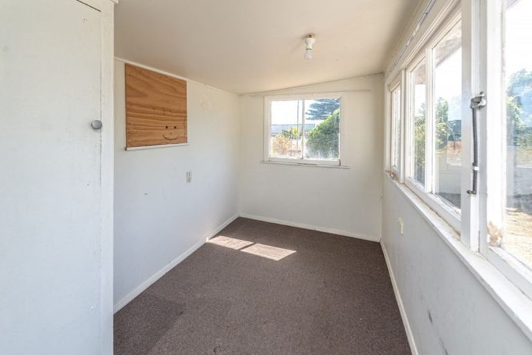 Photo of property in 5 Short Street, Castlecliff, Whanganui, 4501