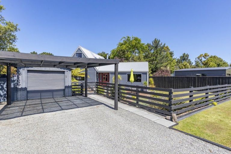 Photo of property in 5 Penfold Square, Leithfield, 7481