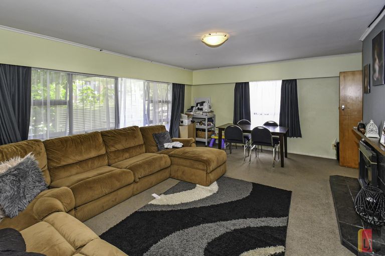 Photo of property in 1/31 Halver Road, Hillpark, Auckland, 2102