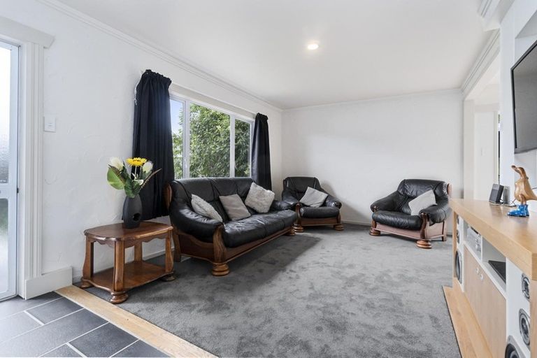 Photo of property in 1/227 Waitemata Drive, Ranui, Auckland, 0612