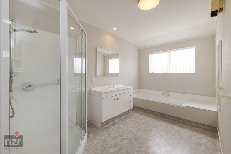 Photo of property in 2 Fauchelle Court, Feilding, 4702