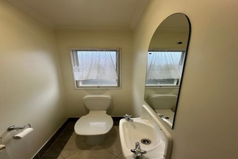 Photo of property in 26 Delmont Close, East Tamaki Heights, Auckland, 2016
