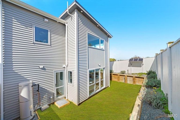 Photo of property in 40d Estuary Road, Weymouth, Auckland, 2103