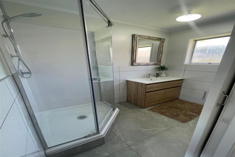 Photo of property in 3/4046 Great North Road, Glen Eden, Auckland, 0602