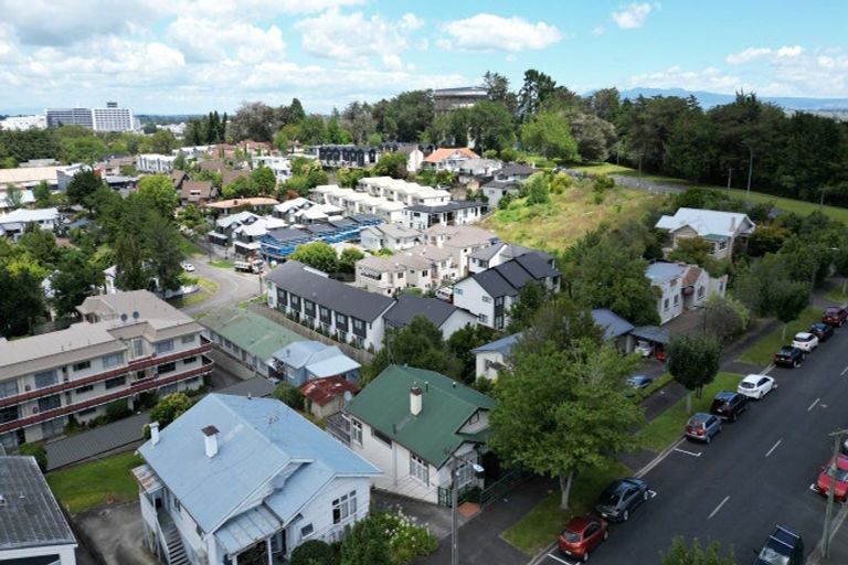 Photo of property in 35 Thackeray Street, Hamilton Lake, Hamilton, 3204