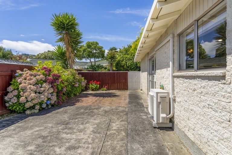 Photo of property in 3a Edgewater Street, Waikanae, 5036