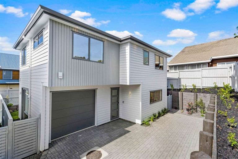 Photo of property in 33d Roseberry Avenue, Birkenhead, Auckland, 0626