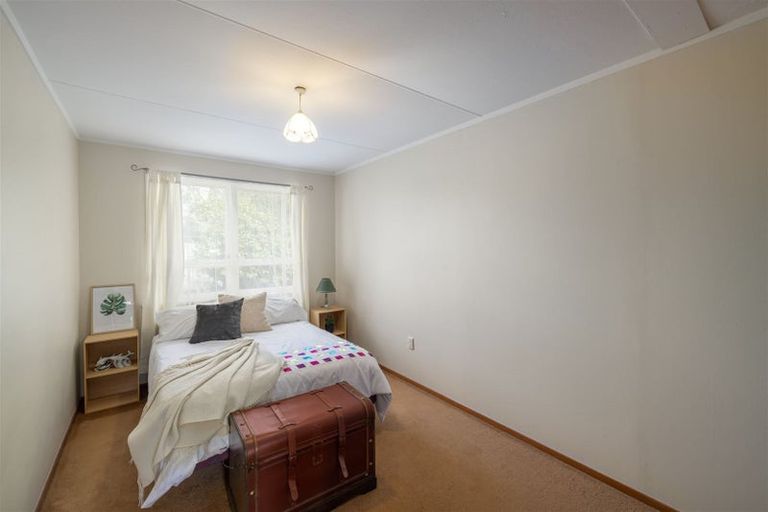 Photo of property in 12 Denniston Crescent, Redwood, Christchurch, 8051