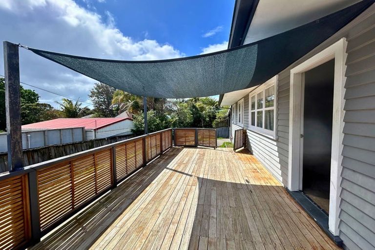 Photo of property in 2/5 Gazelle Avenue, Beach Haven, Auckland, 0626