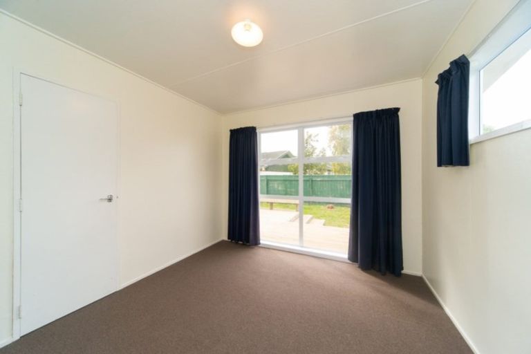 Photo of property in 4 Rhodes Drive, Kelvin Grove, Palmerston North, 4414