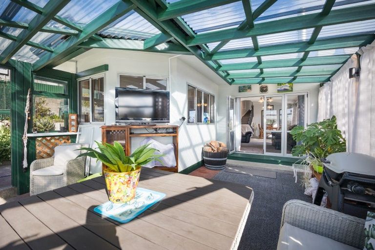 Photo of property in 43 Shortt Street, Foxton Beach, Foxton, 4815