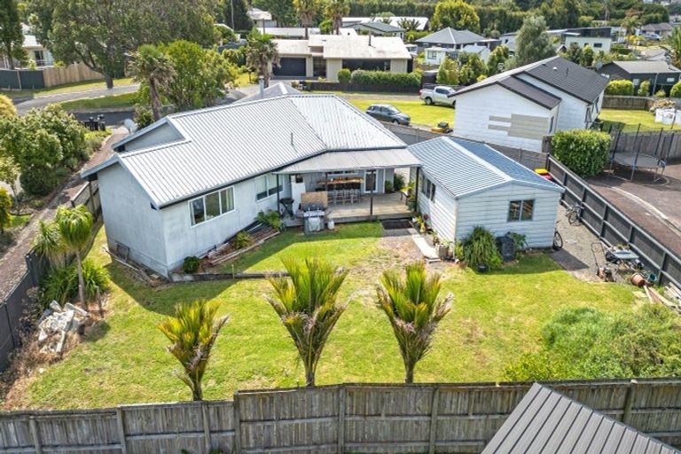 Photo of property in 13 Willow Grove, Tairua, 3508