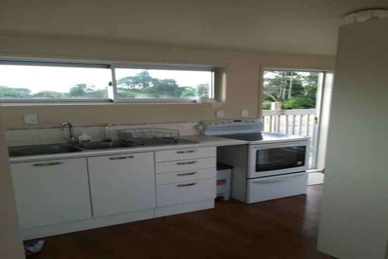 Photo of property in 70 Millbrook Road, Henderson, Auckland, 0612