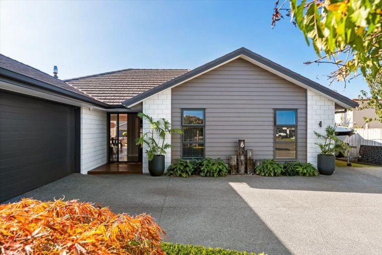 Photo of property in 6 Donelle Place, Te Puke, 3119