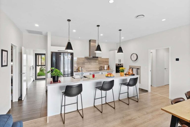 Photo of property in 11 Paradise Way, Amberley, 7410