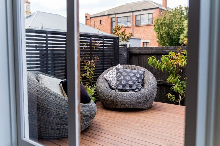 Photo of property in 92 Hargest Crescent, Saint Clair, Dunedin, 9012