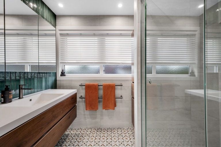 Photo of property in 7 Beechdale Crescent, Pakuranga Heights, Auckland, 2010