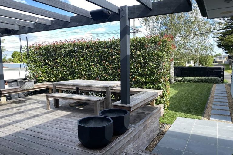 Photo of property in 8 Waipani Road, Te Atatu Peninsula, Auckland, 0610