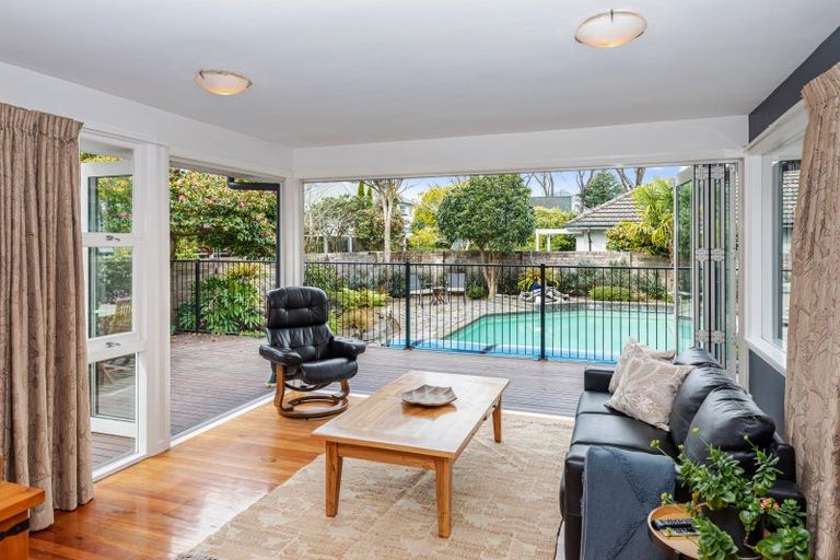 Photo of property in 90 Clyde Road, Ilam, Christchurch, 8041