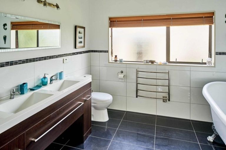 Photo of property in 13 Rossiter Avenue, Waterloo, Lower Hutt, 5011