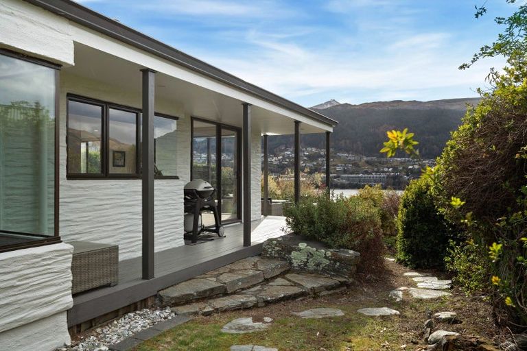 Photo of property in 379 Peninsula Road, Kelvin Heights, Queenstown, 9300