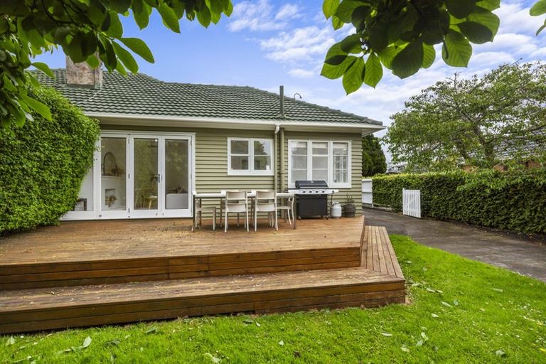 Photo of property in 7a Oakley Avenue, Waterview, Auckland, 1026