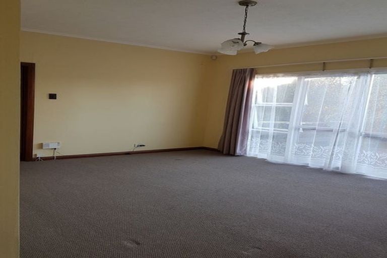 Photo of property in 2/3170 Great North Road, New Lynn, Auckland, 0600