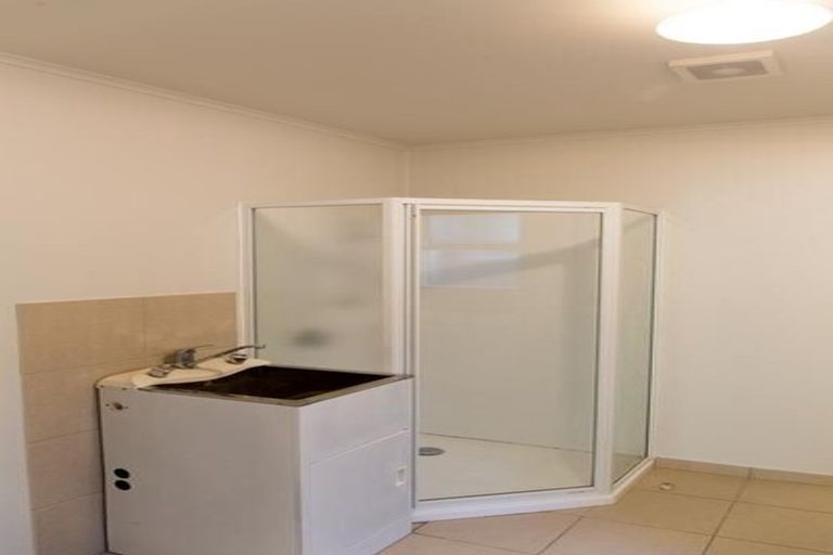 Photo of property in 1/11 Moa Road, Point Chevalier, Auckland, 1022