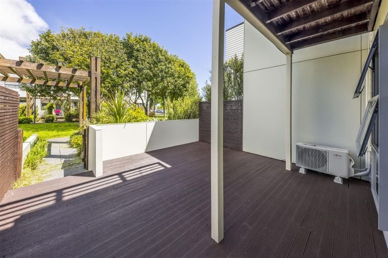 Photo of property in 37 The Track, Takanini, 2112