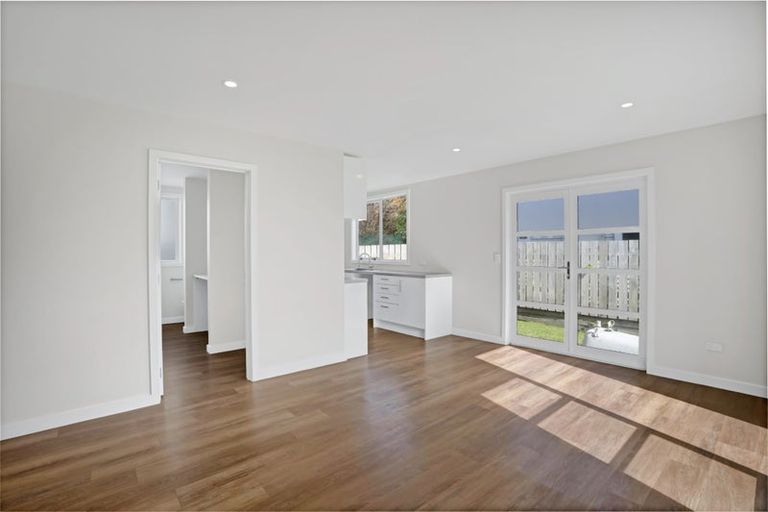 Photo of property in 16 Maire Street, Inglewood, 4330